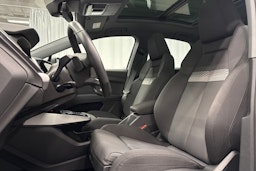 harmaa Audi Q4 e-tron 2024 kuva 27.