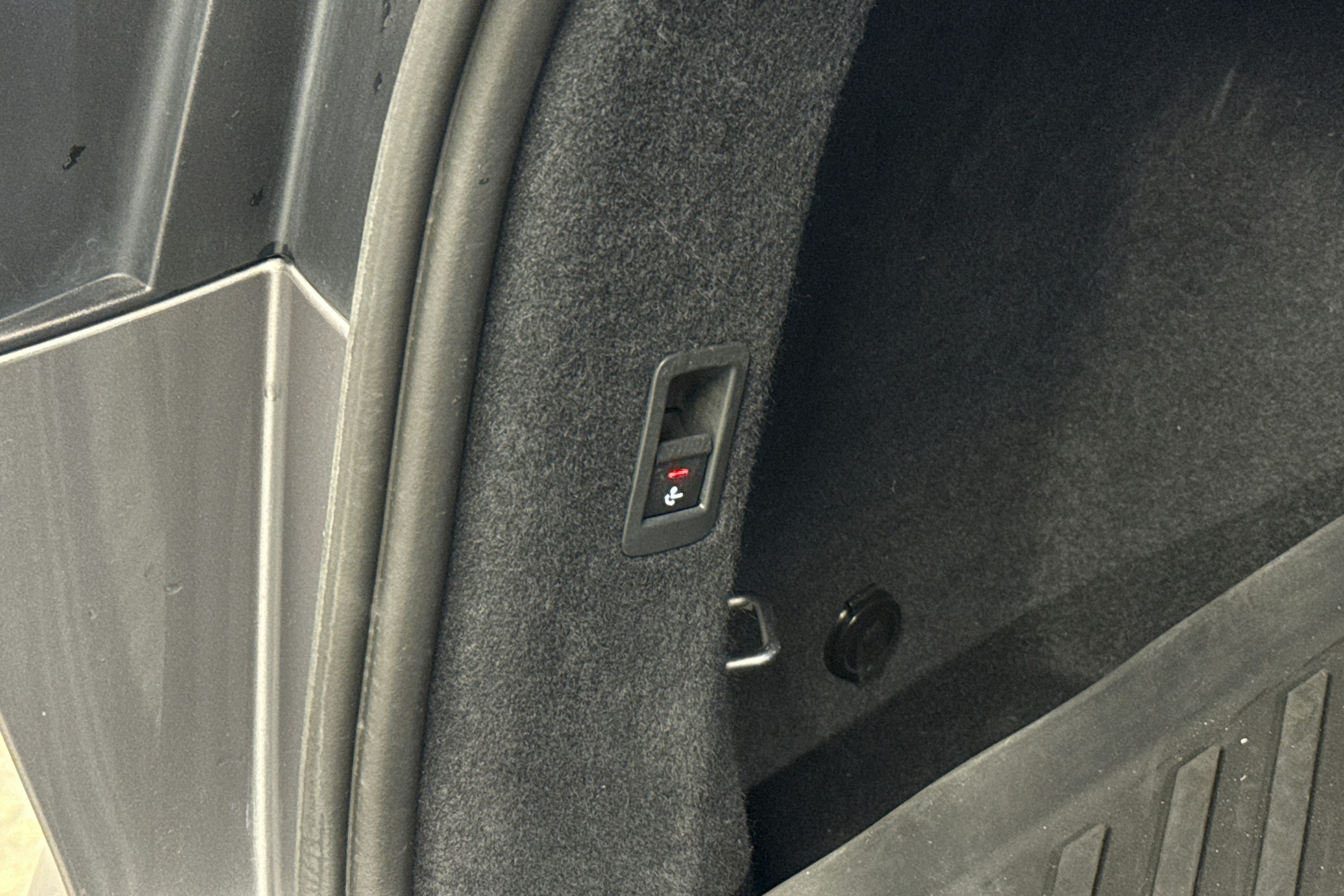 harmaa Audi Q4 e-tron 2024 kuva 30.