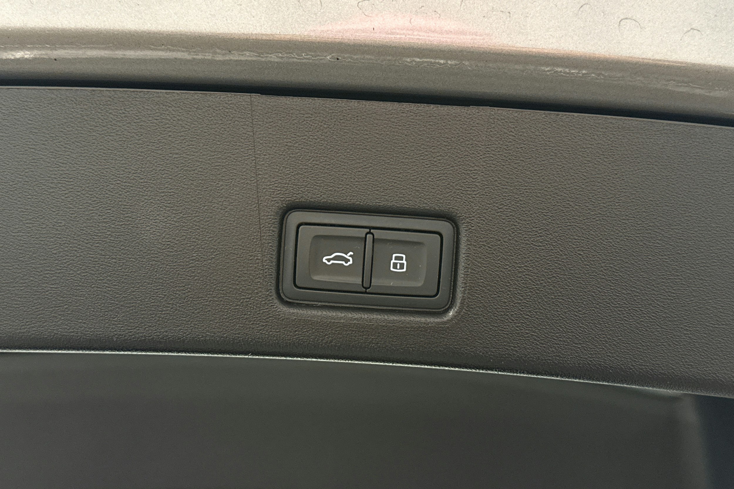 harmaa Audi Q4 e-tron 2024 kuva 31.