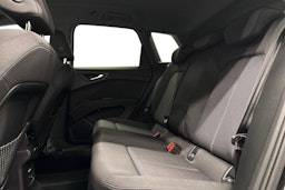 musta Audi Q4 e-tron 2024 kuva 10.