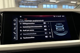 musta Audi Q4 e-tron 2024 kuva 27.