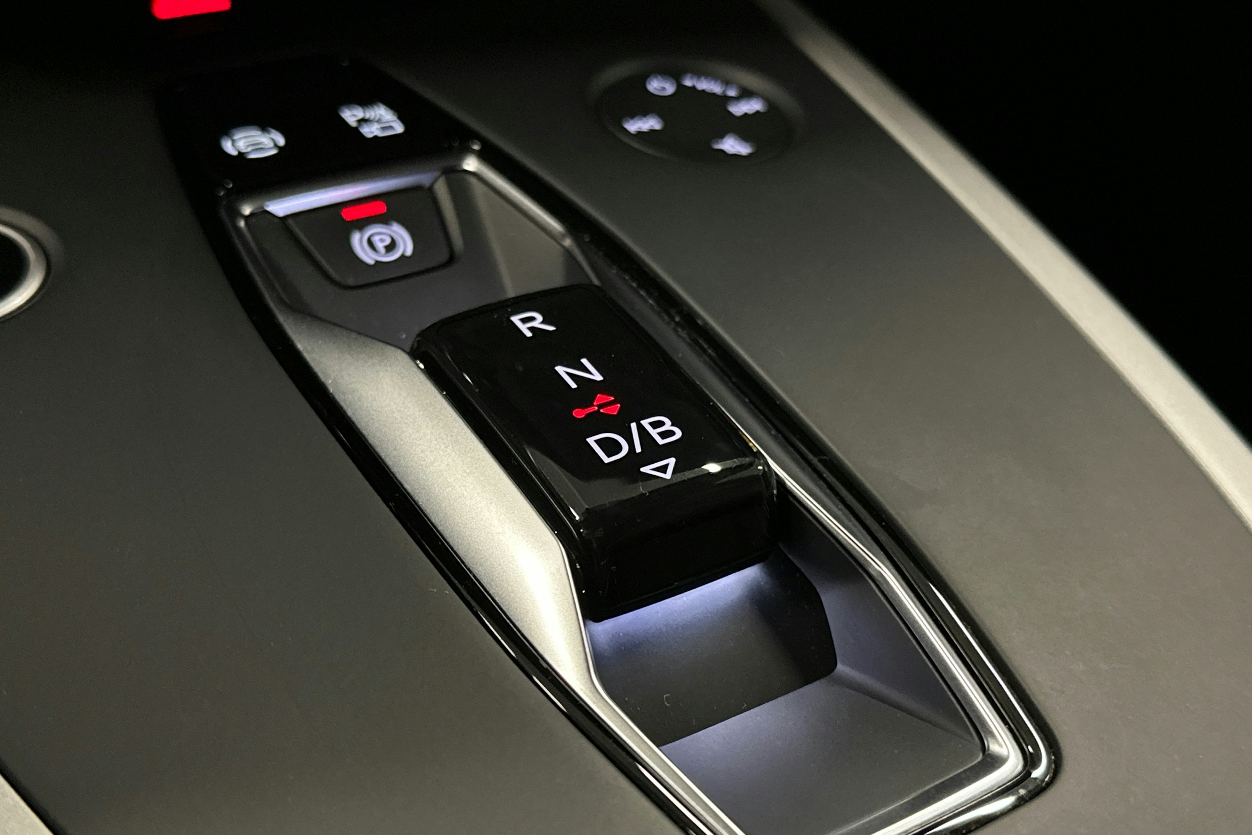 musta Audi Q4 e-tron 2024 kuva 30.