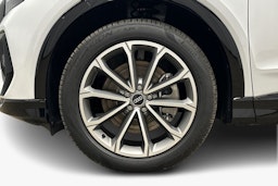 valkoinen Audi Q4 e-tron 2024 kuva 11.