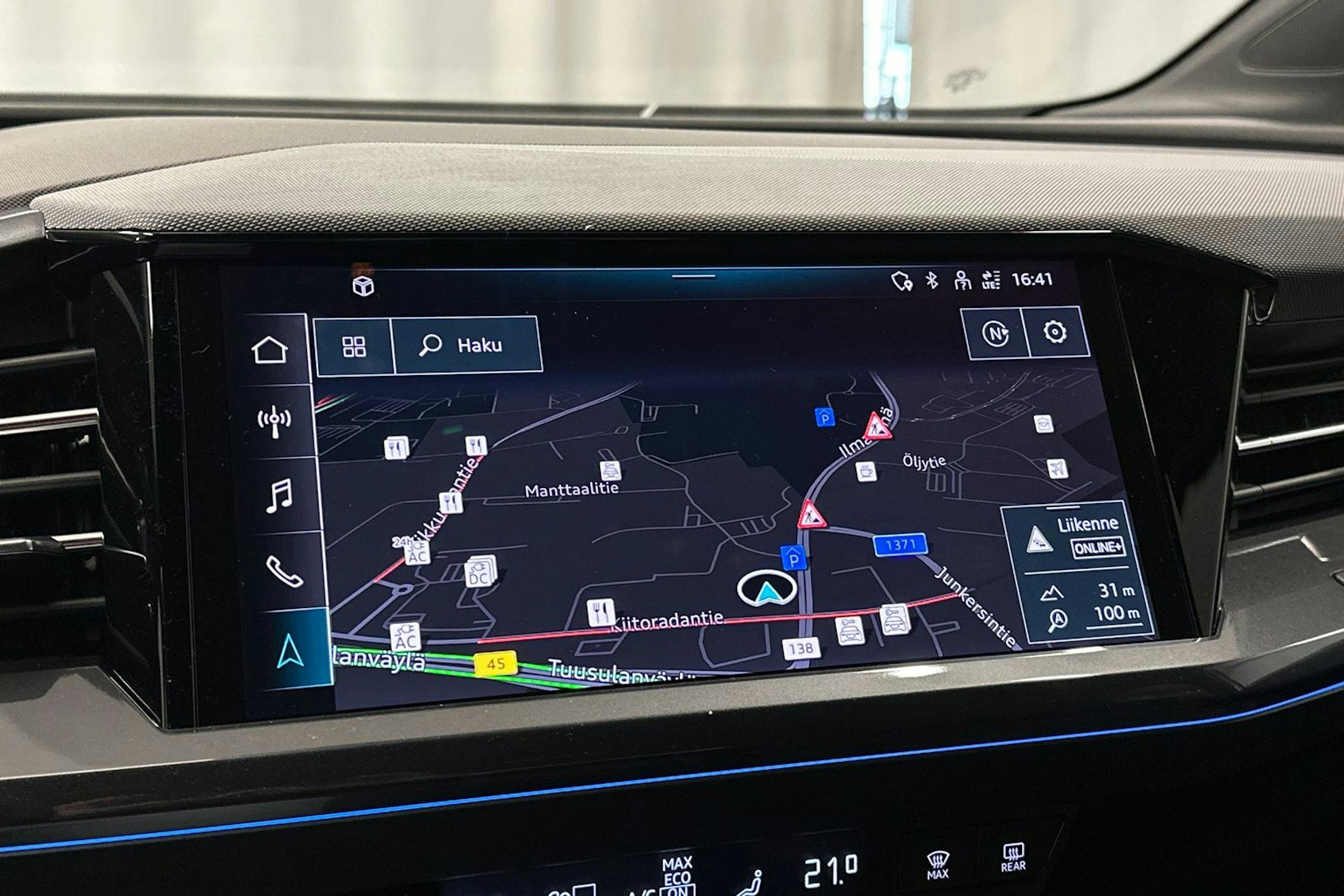 valkoinen Audi Q4 e-tron 2024 kuva 19.