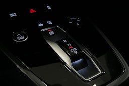 valkoinen Audi Q4 e-tron 2024 kuva 29.