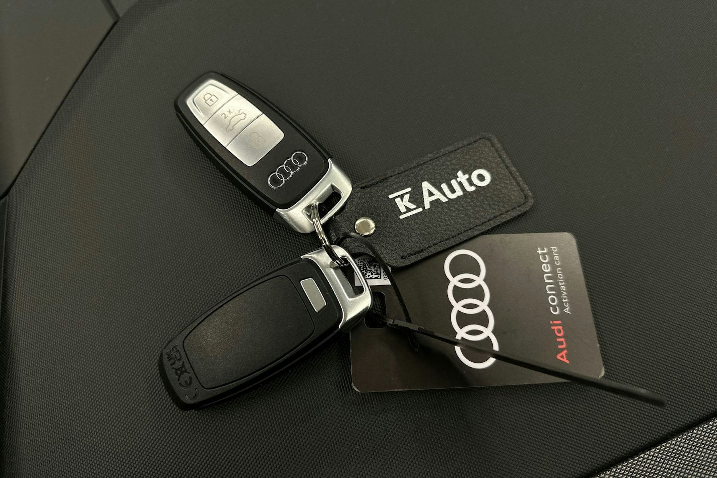 valkoinen Audi Q4 e-tron 2024 kuva 32.