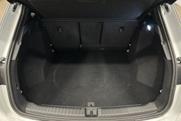 valkoinen Audi Q4 e-tron 2024 kuva 33.