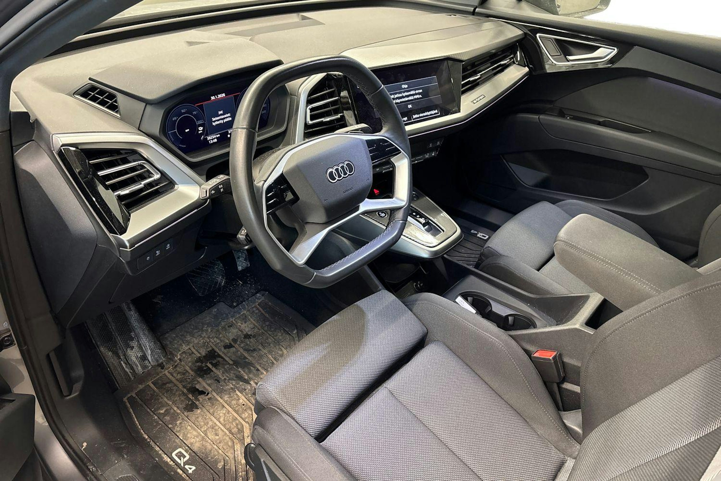 harmaa Audi Q4 e-tron 2024 kuva 3.