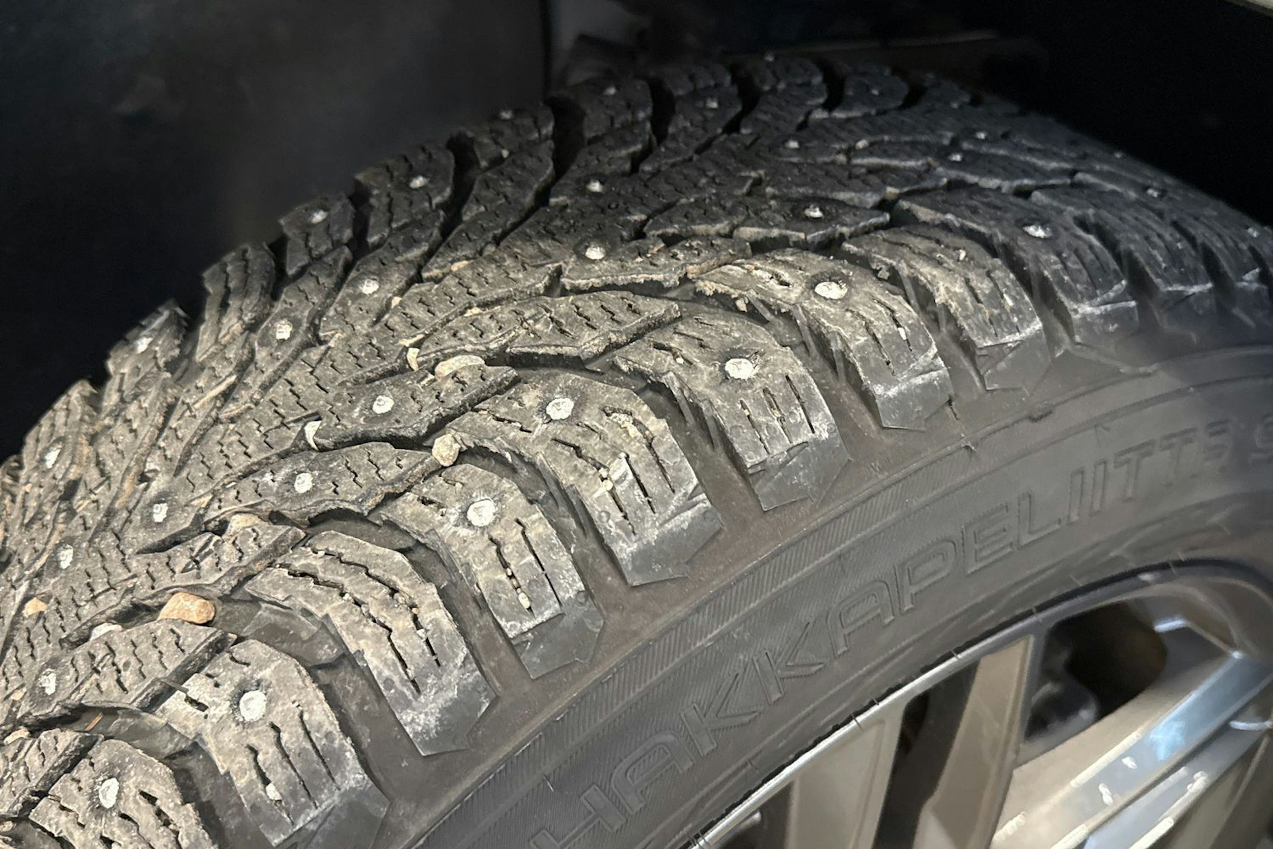 harmaa Audi Q4 e-tron 2024 kuva 13.