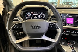 harmaa Audi Q4 e-tron 2024 kuva 22.