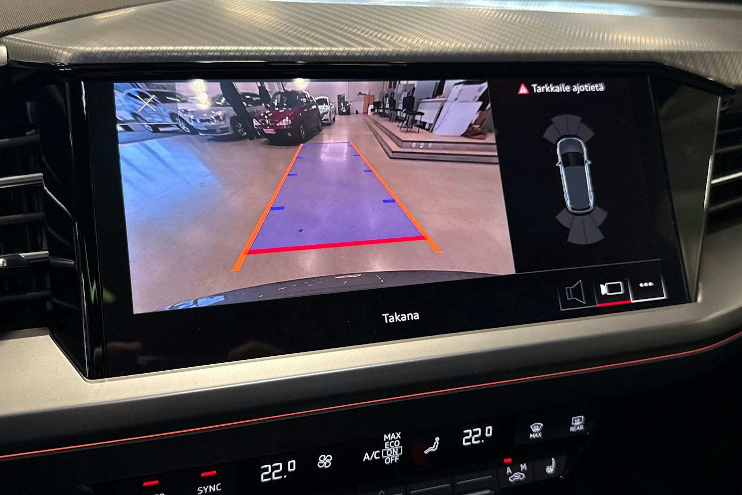 harmaa Audi Q4 e-tron 2024 kuva 26.