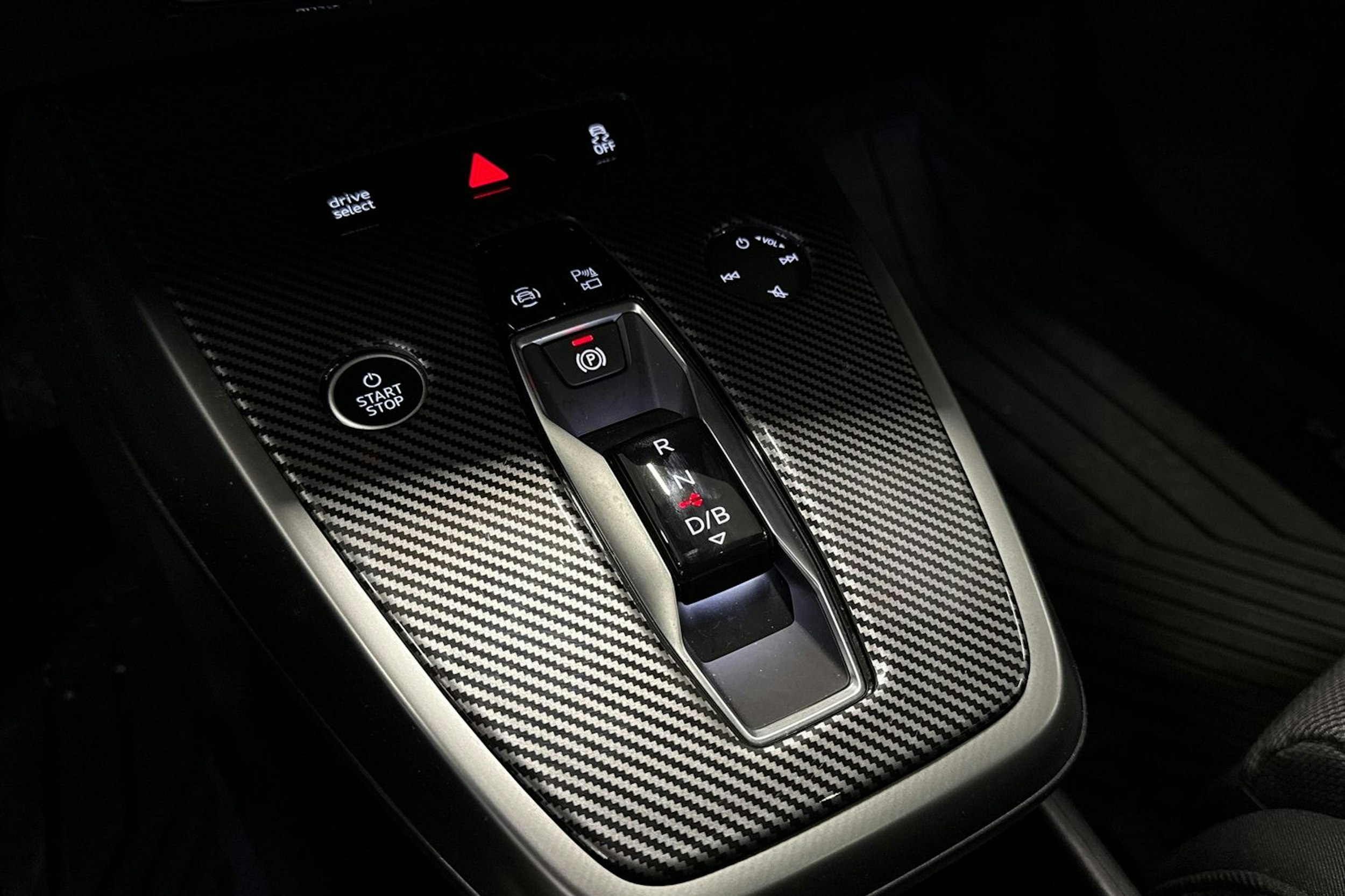 harmaa Audi Q4 e-tron 2024 kuva 31.