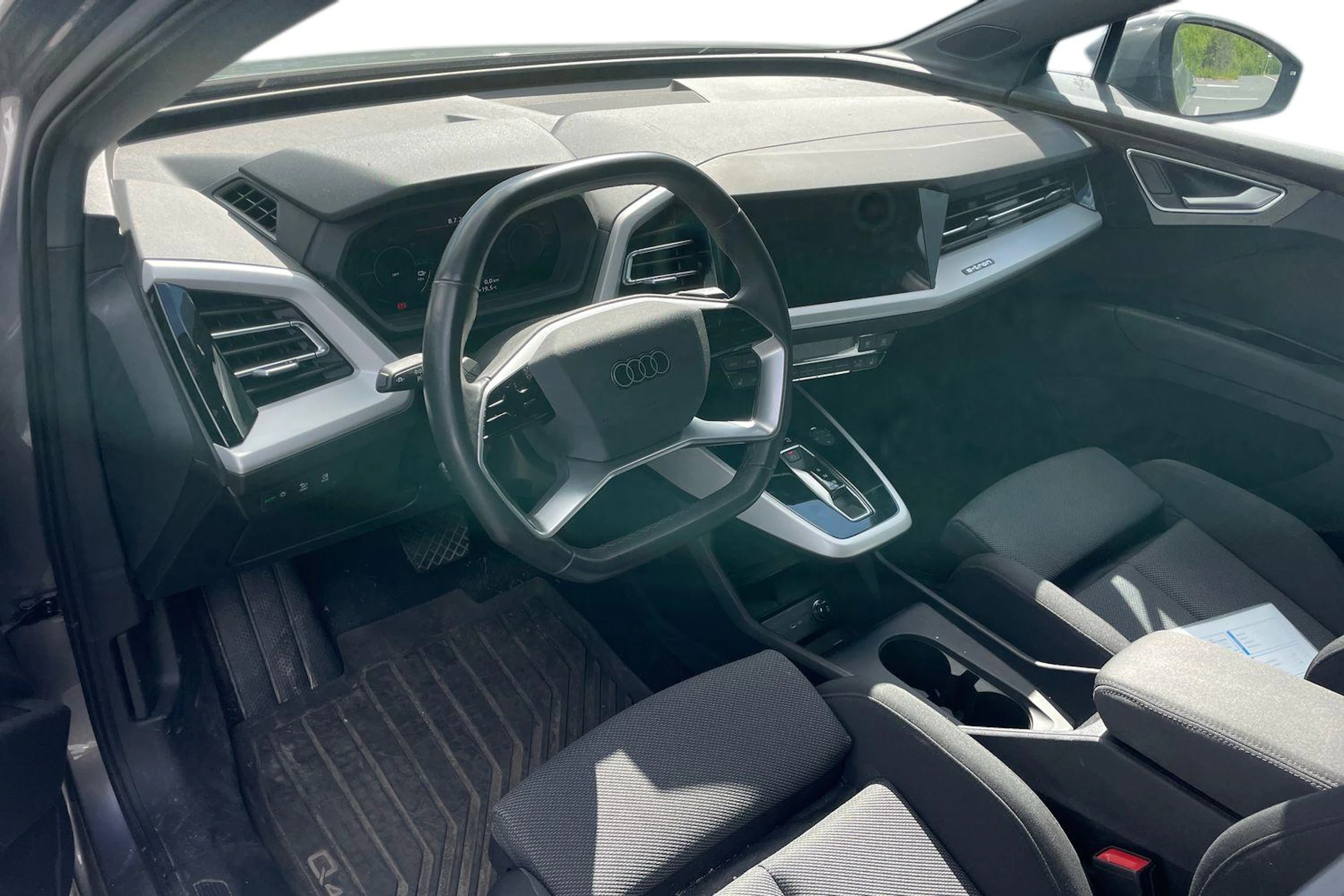 met. harmaa Audi Q4 e-tron 2024 kuva 3.