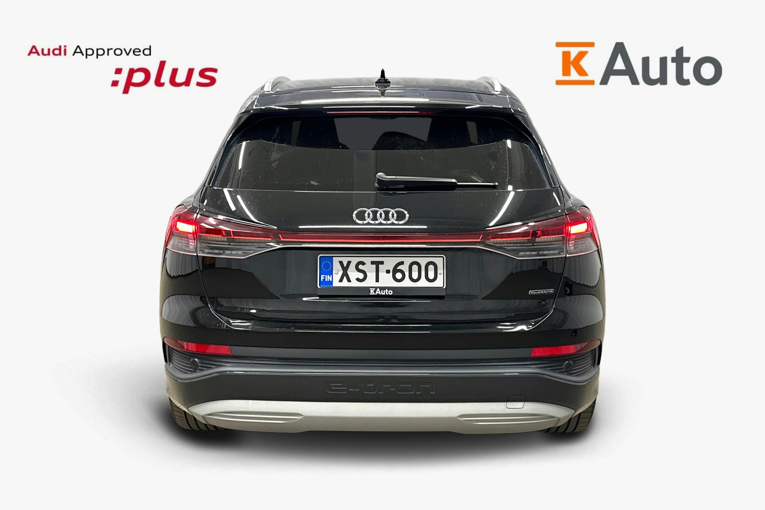 musta Audi Q4 e-tron 2024 kuva 3.