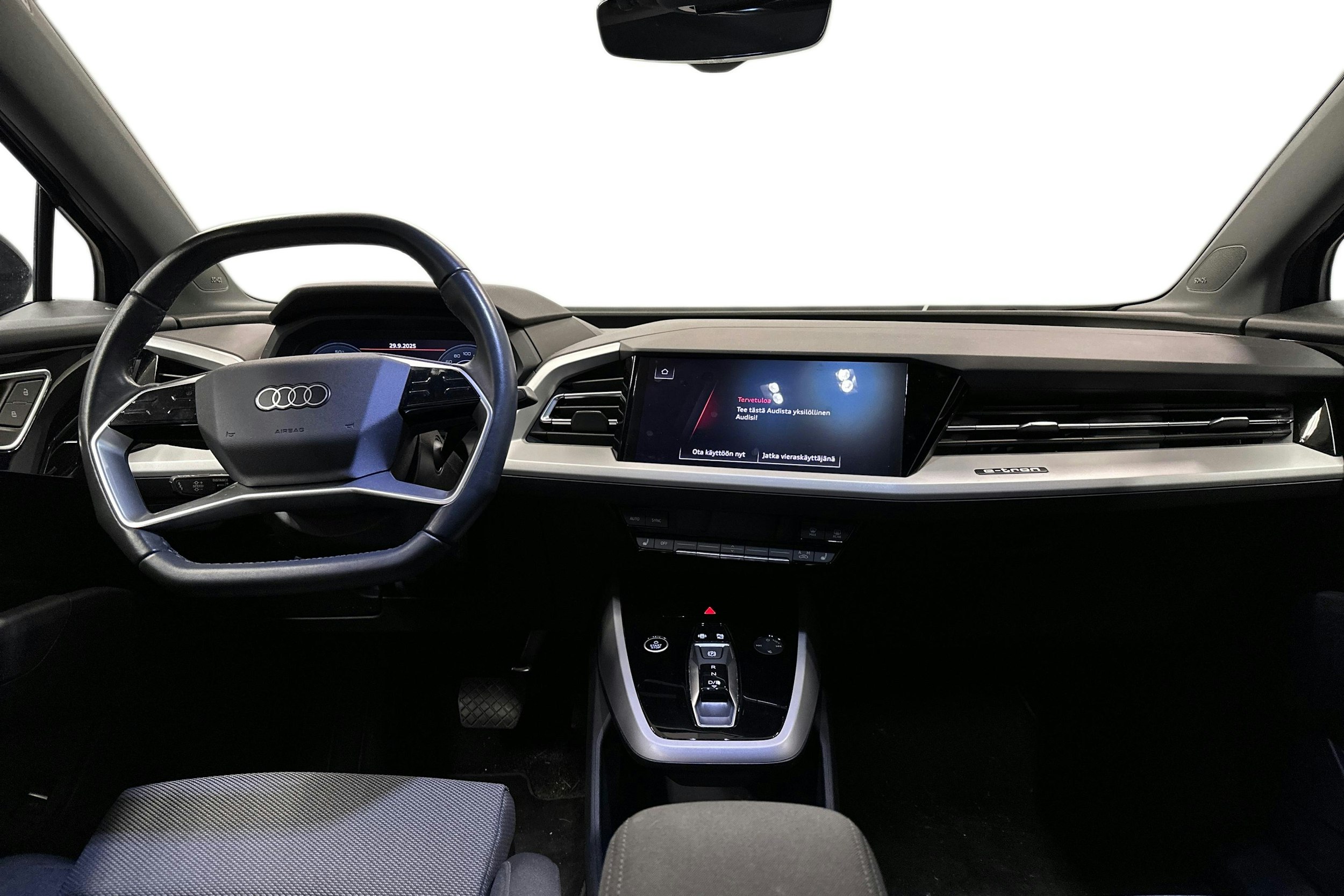 musta Audi Q4 e-tron 2024 kuva 9.