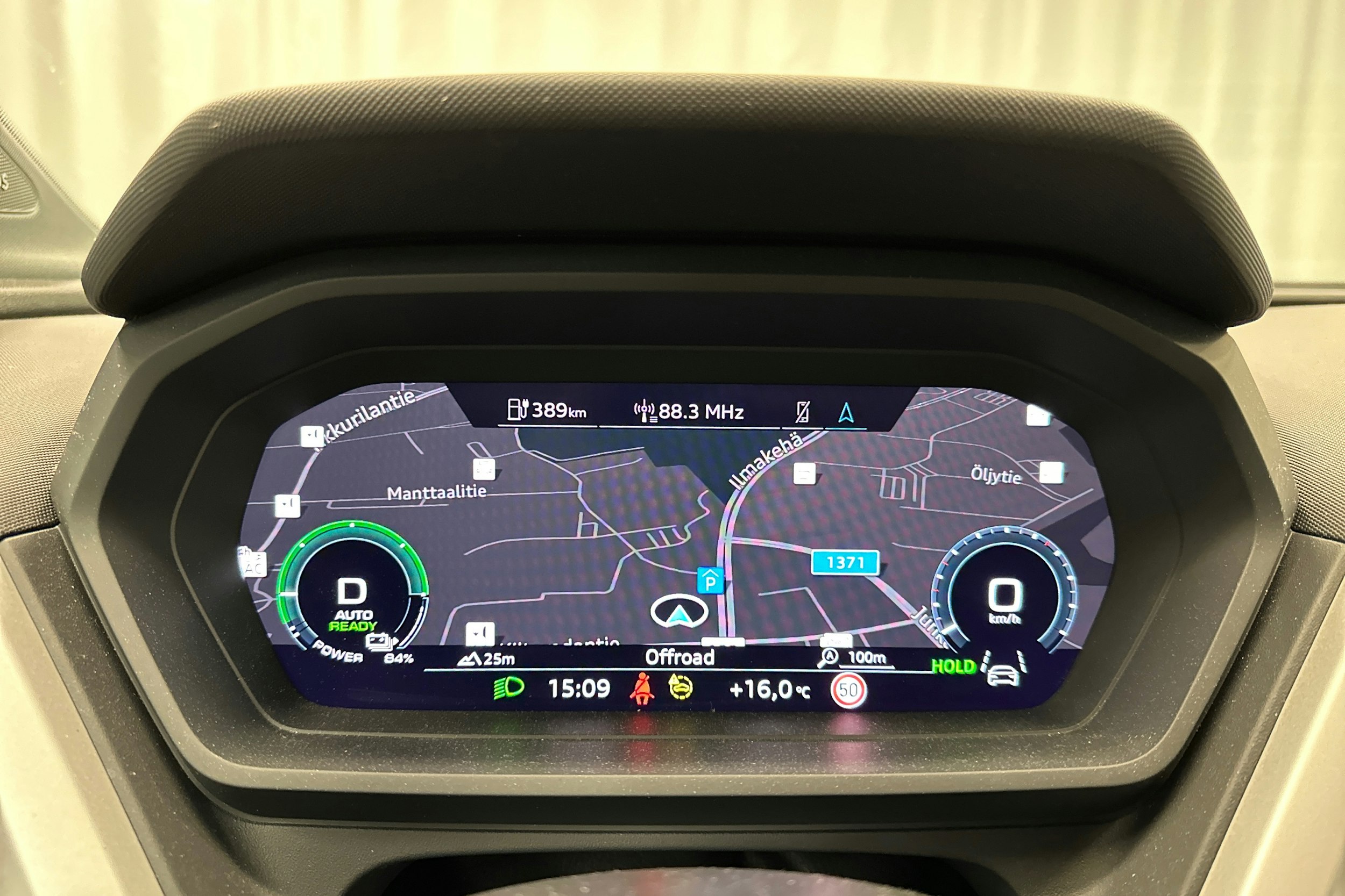 musta Audi Q4 e-tron 2024 kuva 14.
