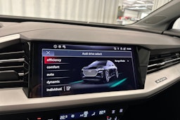 musta Audi Q4 e-tron 2024 kuva 17.
