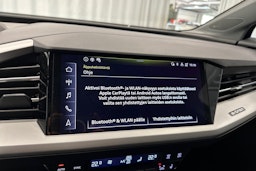 musta Audi Q4 e-tron 2024 kuva 18.