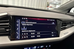 musta Audi Q4 e-tron 2024 kuva 19.
