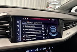 musta Audi Q4 e-tron 2024 kuva 21.