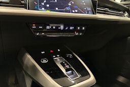 musta Audi Q4 e-tron 2024 kuva 23.