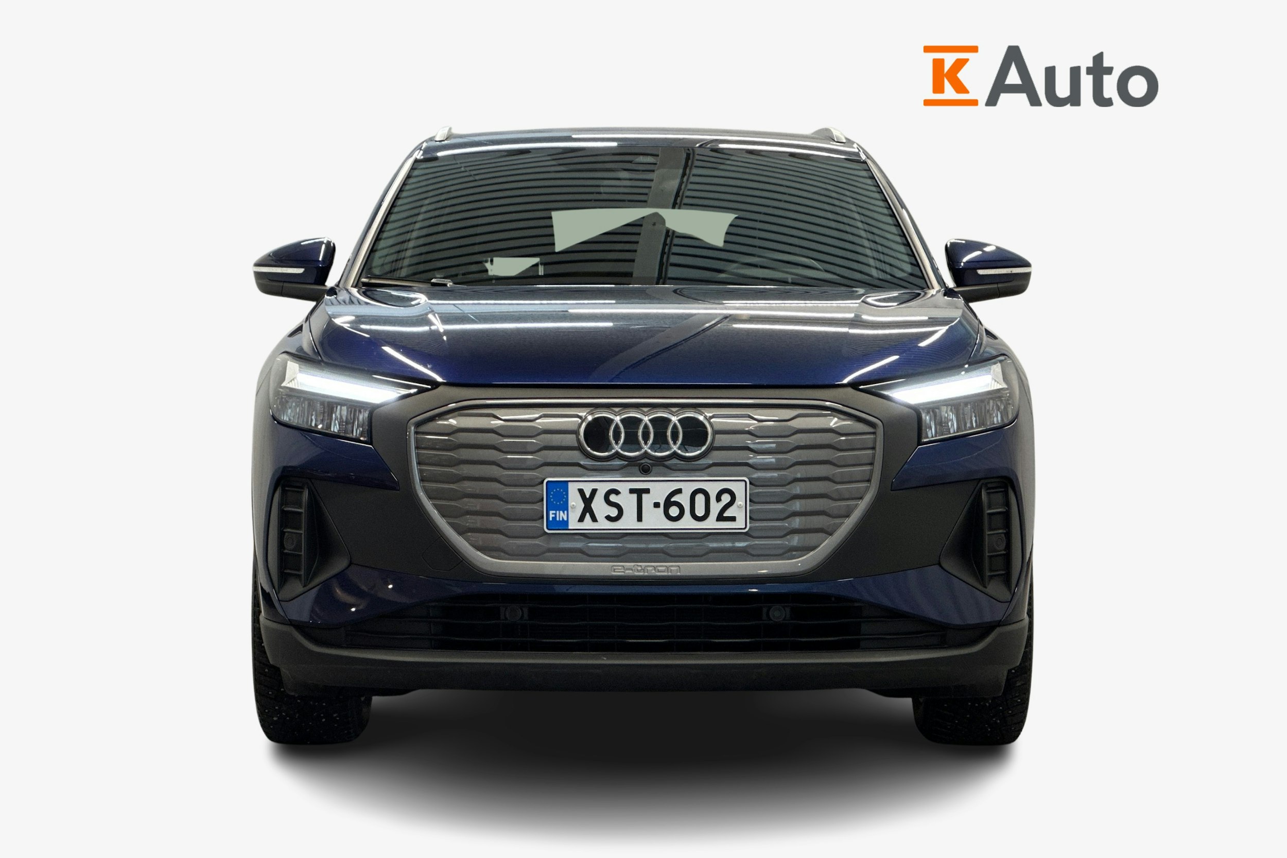 Sininen Audi Q4 e-tron 2024 kuva 4.