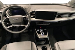 valkoinen Audi Q4 e-tron 2024 kuva 9.