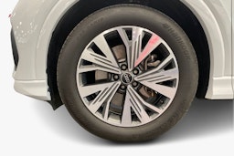 valkoinen Audi Q4 e-tron 2024 kuva 11.