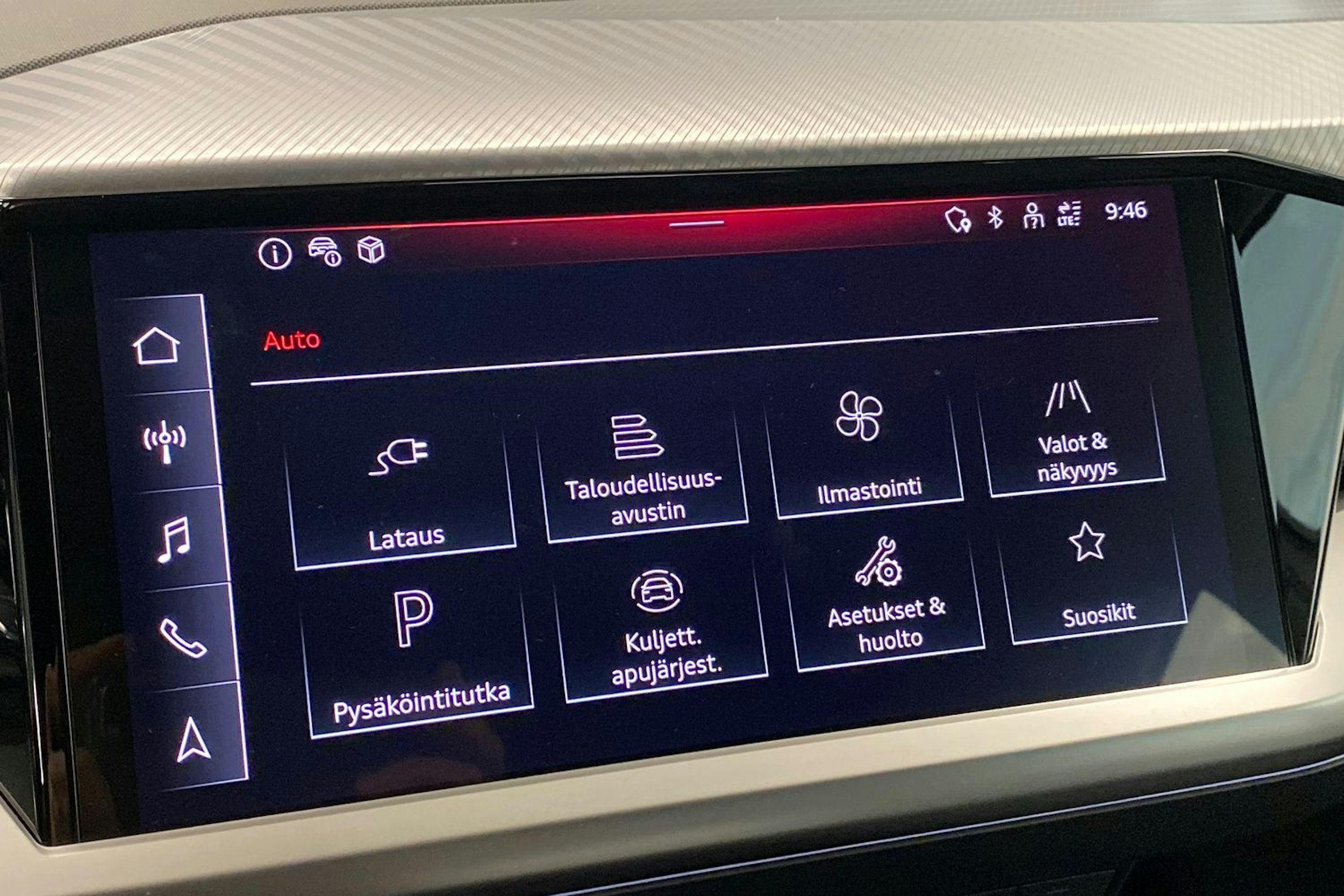 valkoinen Audi Q4 e-tron 2024 kuva 17.