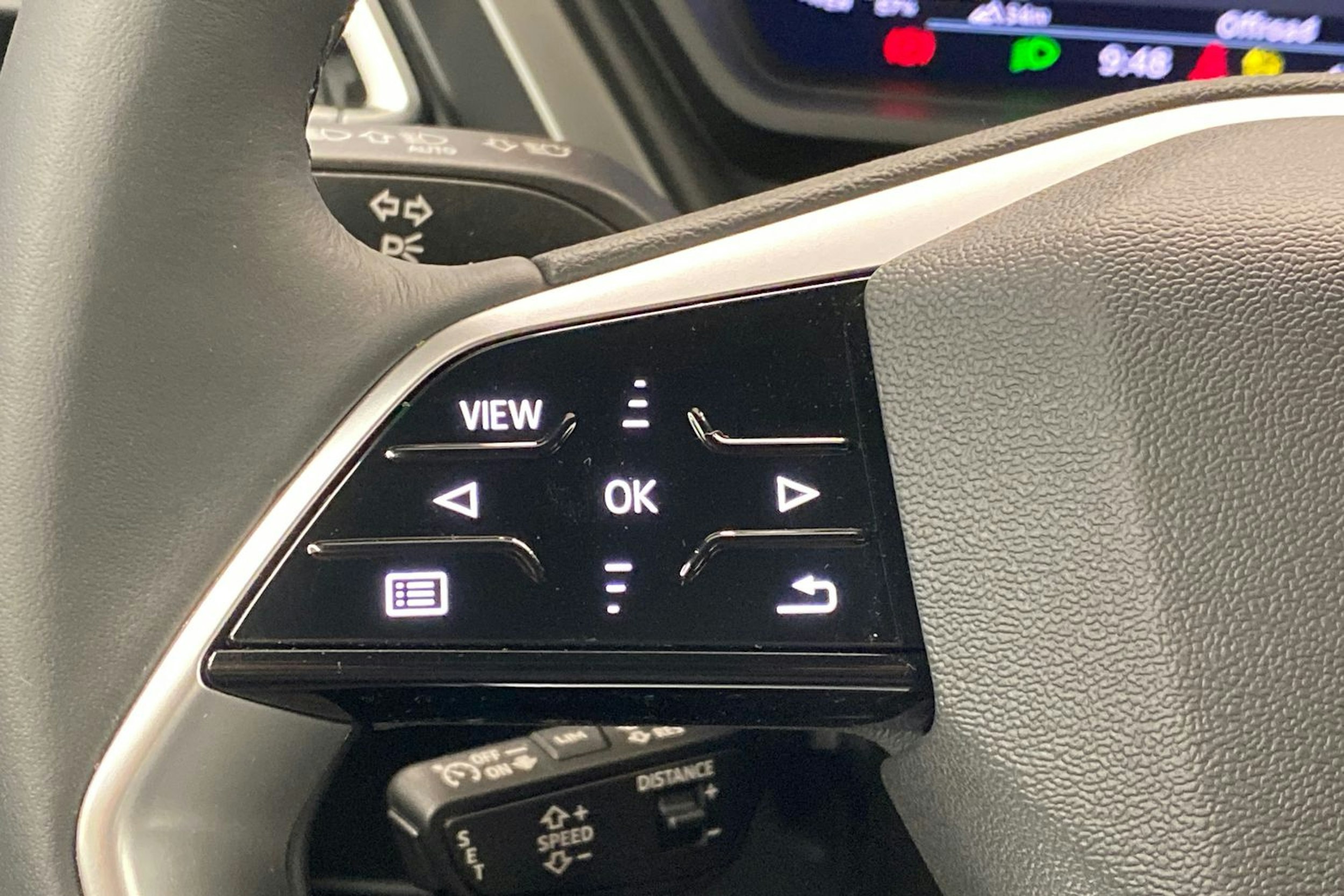 valkoinen Audi Q4 e-tron 2024 kuva 22.