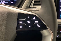 valkoinen Audi Q4 e-tron 2024 kuva 23.