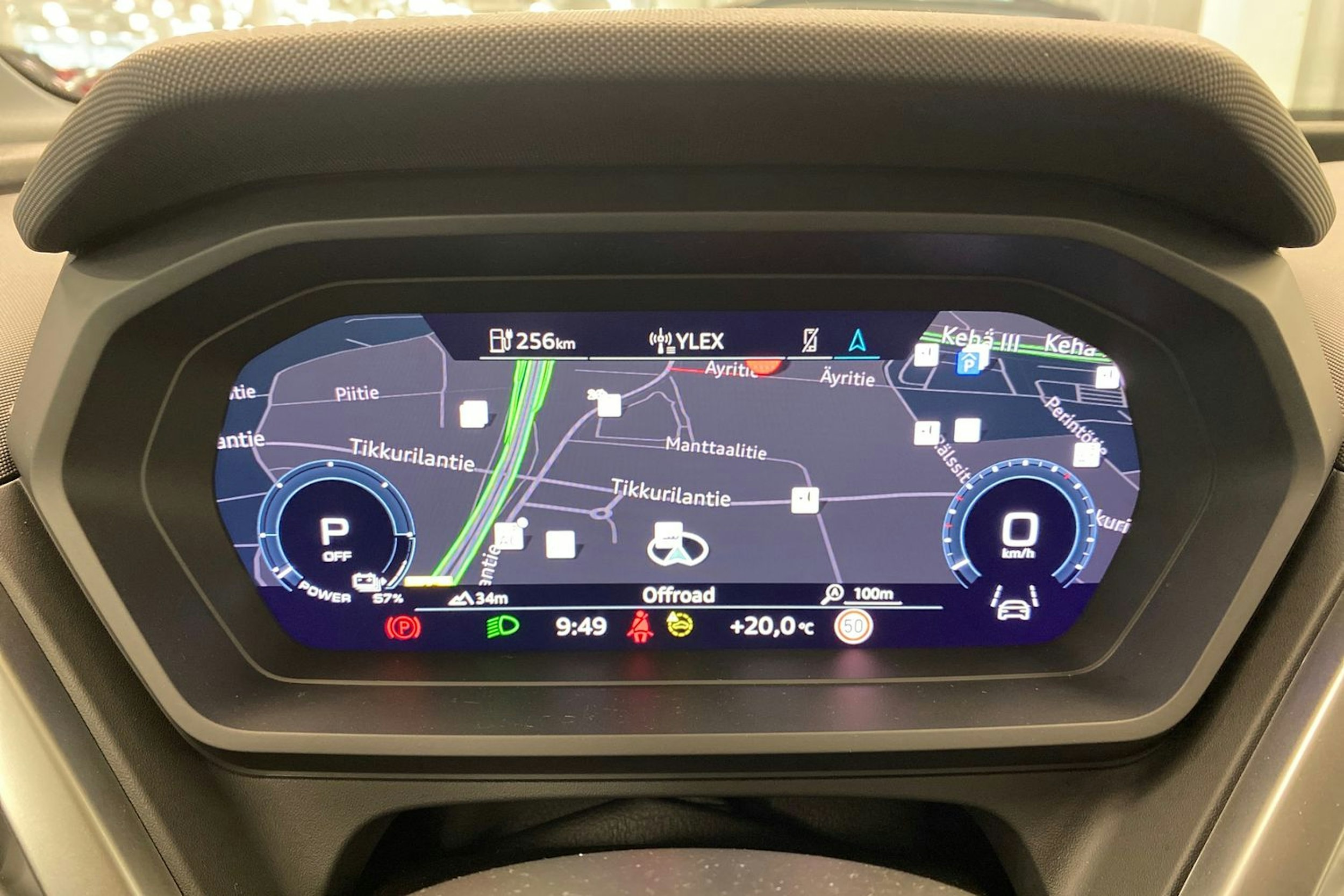 valkoinen Audi Q4 e-tron 2024 kuva 24.