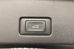 valkoinen Audi Q4 e-tron 2024 kuva 27.