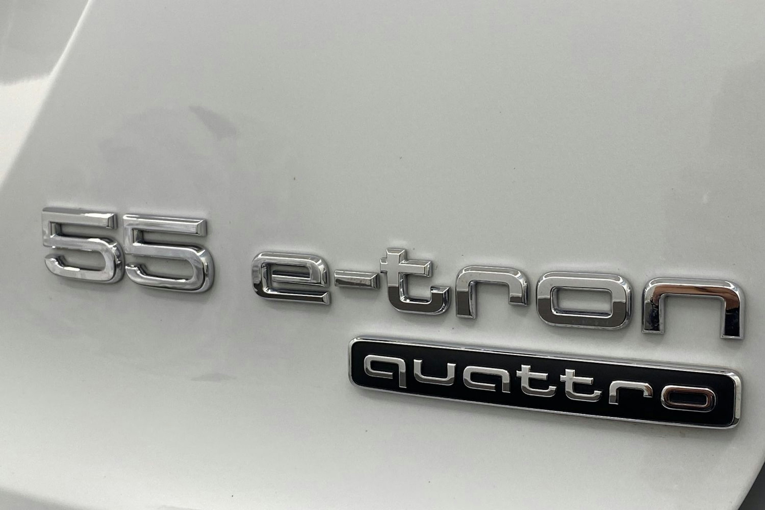 valkoinen Audi Q4 e-tron 2024 kuva 28.