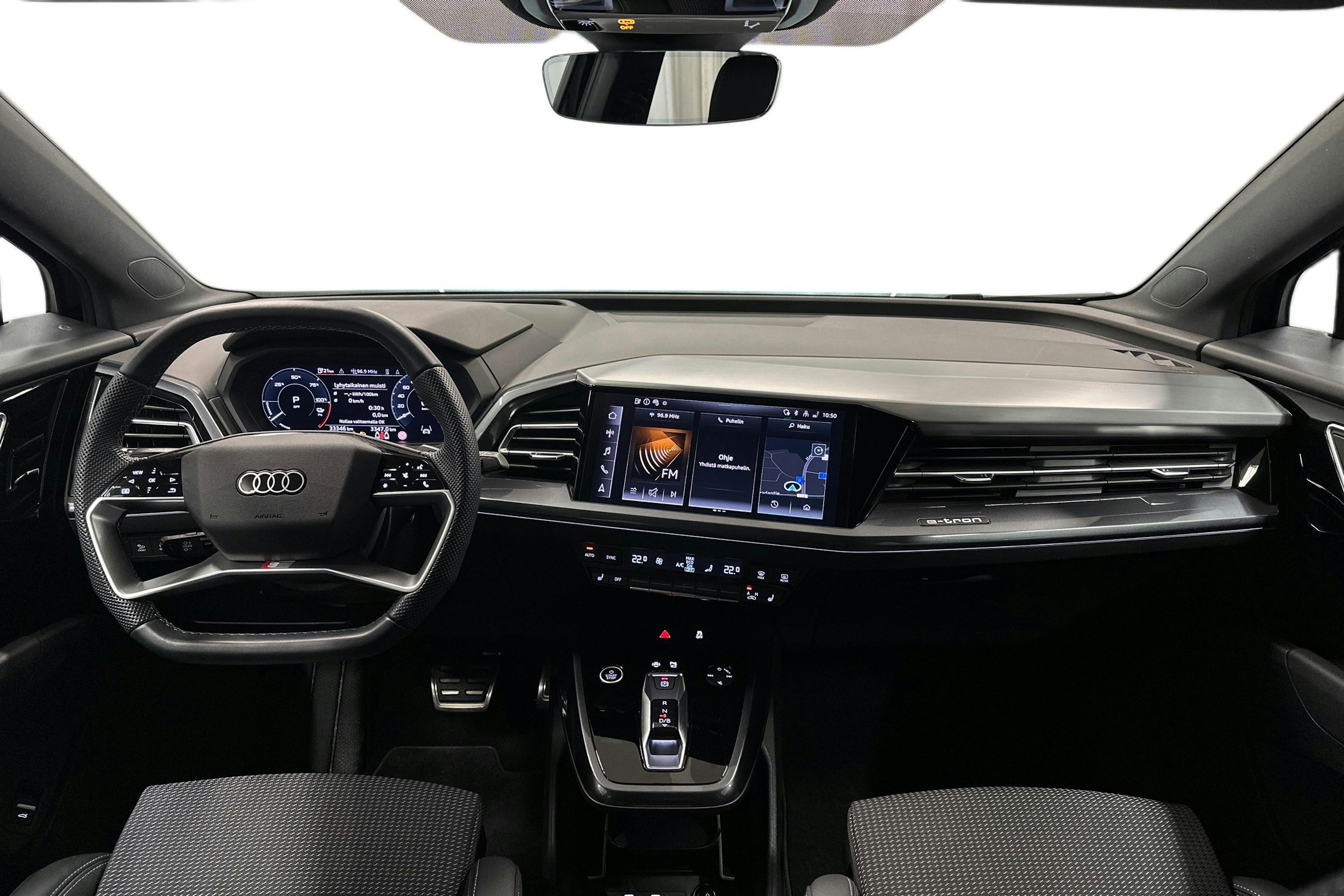 musta Audi Q4 e-tron 2024 kuva 7.
