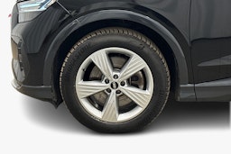 musta Audi Q4 e-tron 2024 kuva 9.