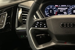 musta Audi Q4 e-tron 2024 kuva 14.