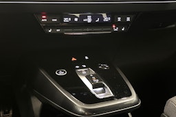 musta Audi Q4 e-tron 2024 kuva 18.