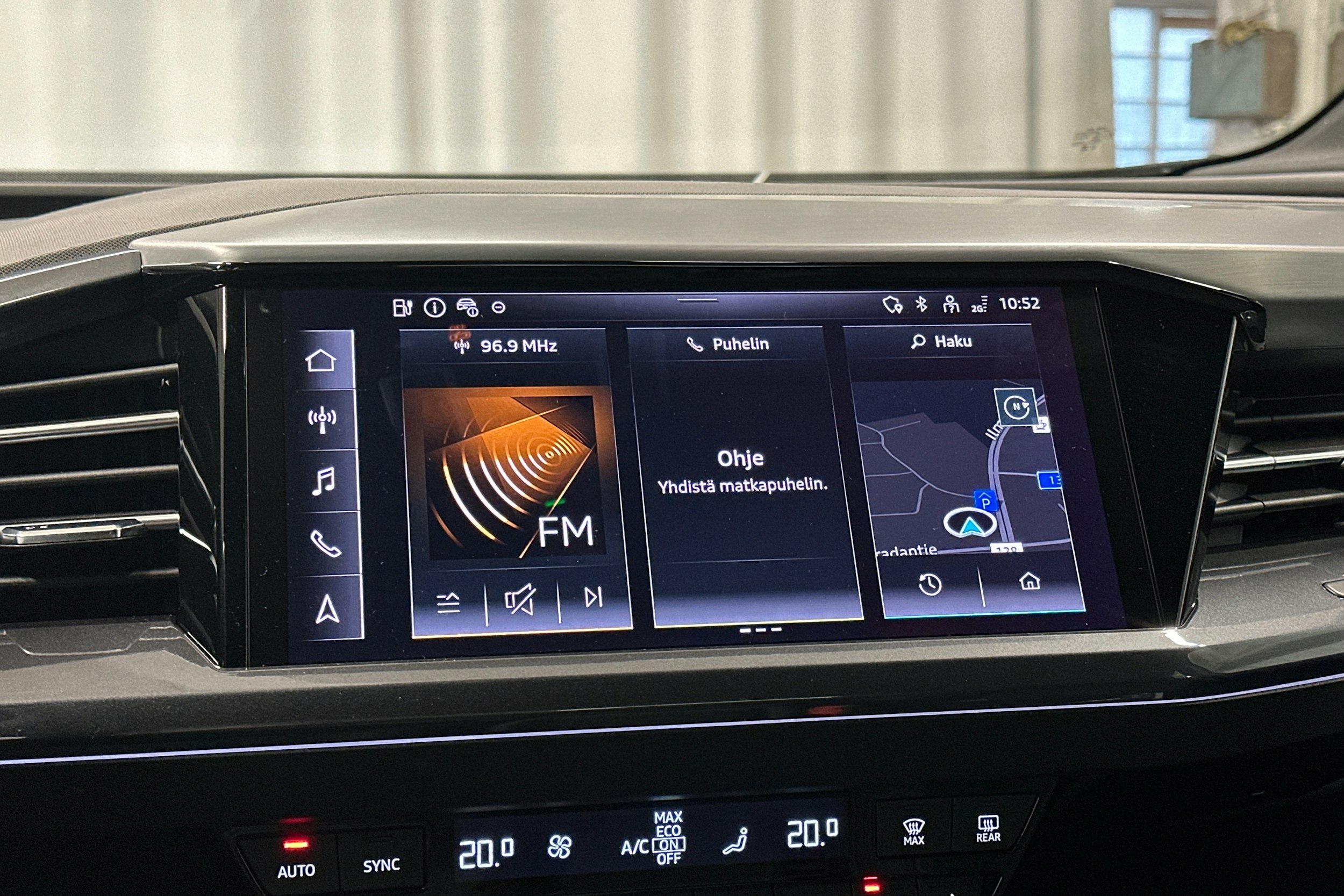 musta Audi Q4 e-tron 2024 kuva 19.