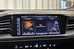 musta Audi Q4 e-tron 2024 kuva 19.