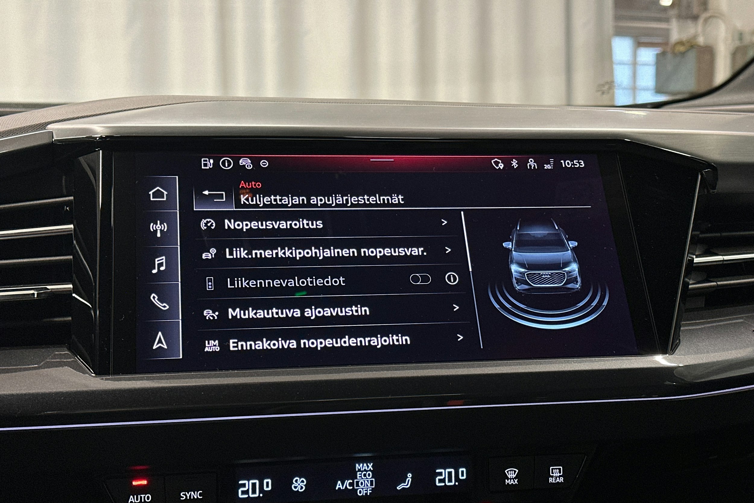 musta Audi Q4 e-tron 2024 kuva 22.