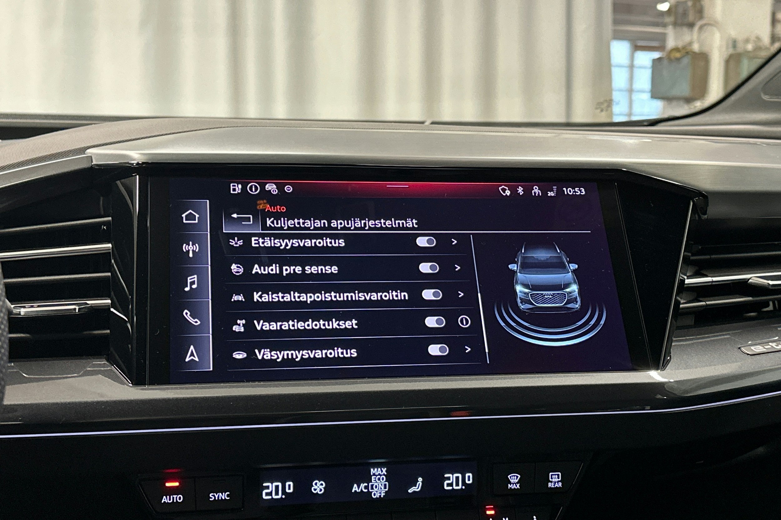 musta Audi Q4 e-tron 2024 kuva 23.