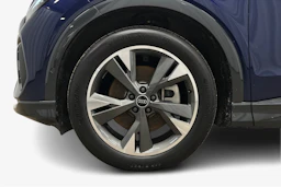 sininen Audi Q4 e-tron 2024 kuva 9.