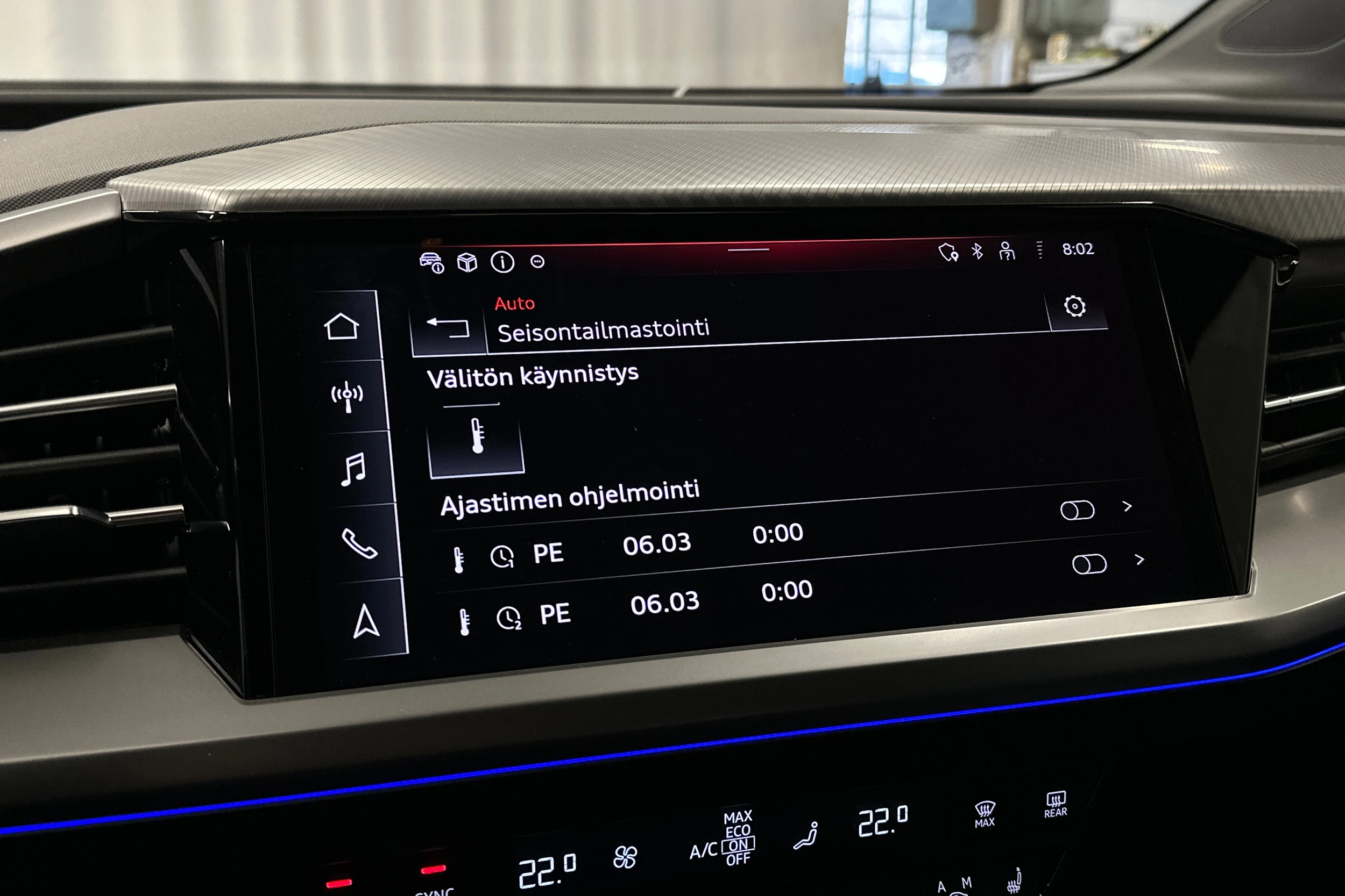 sininen Audi Q4 e-tron 2024 kuva 16.