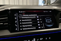 sininen Audi Q4 e-tron 2024 kuva 20.