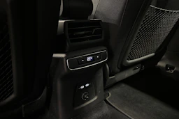 sininen Audi Q4 e-tron 2024 kuva 24.