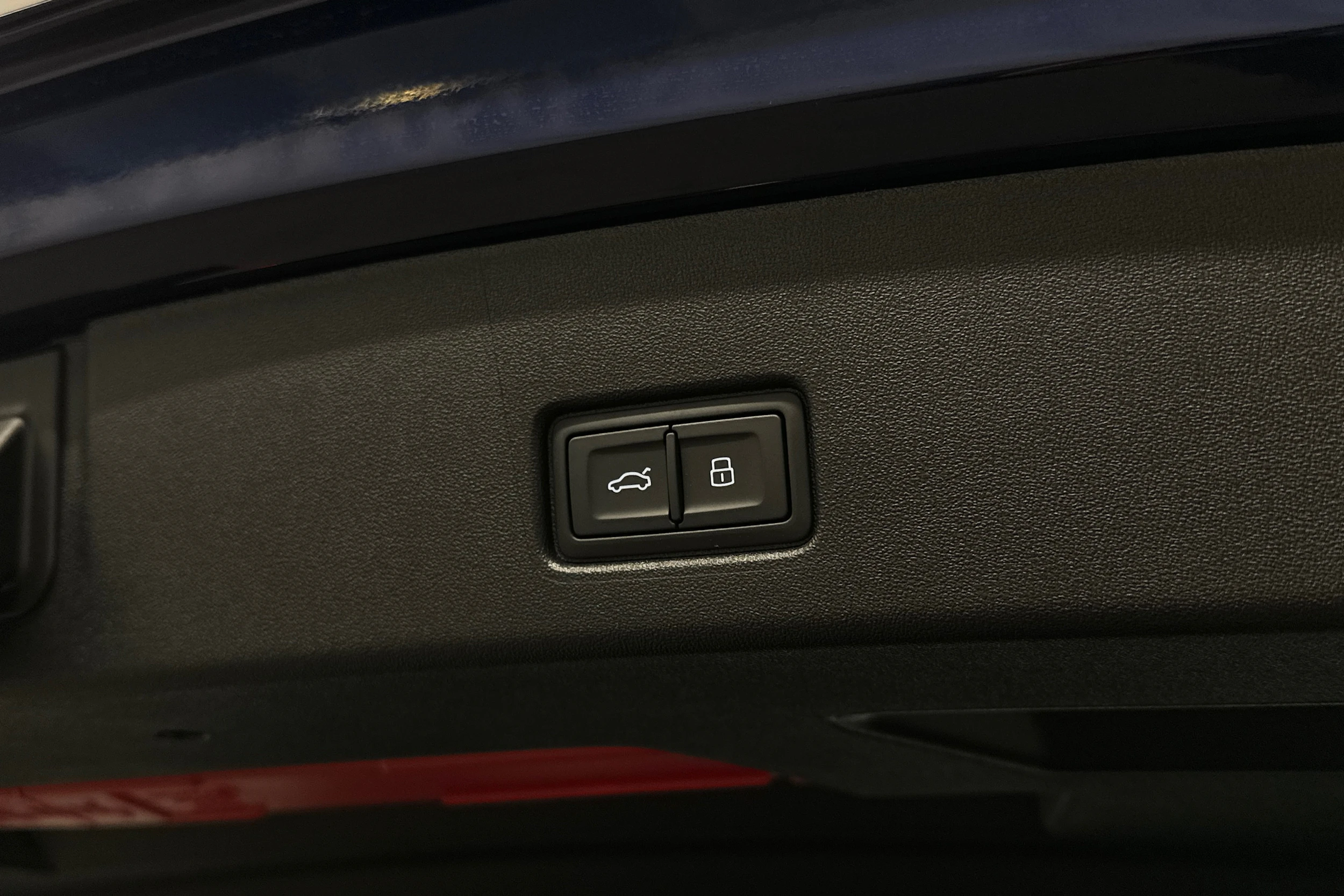 sininen Audi Q4 e-tron 2024 kuva 26.