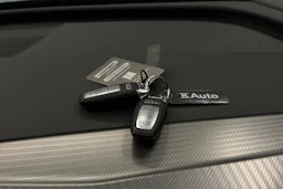 sininen Audi Q4 e-tron 2024 kuva 27.