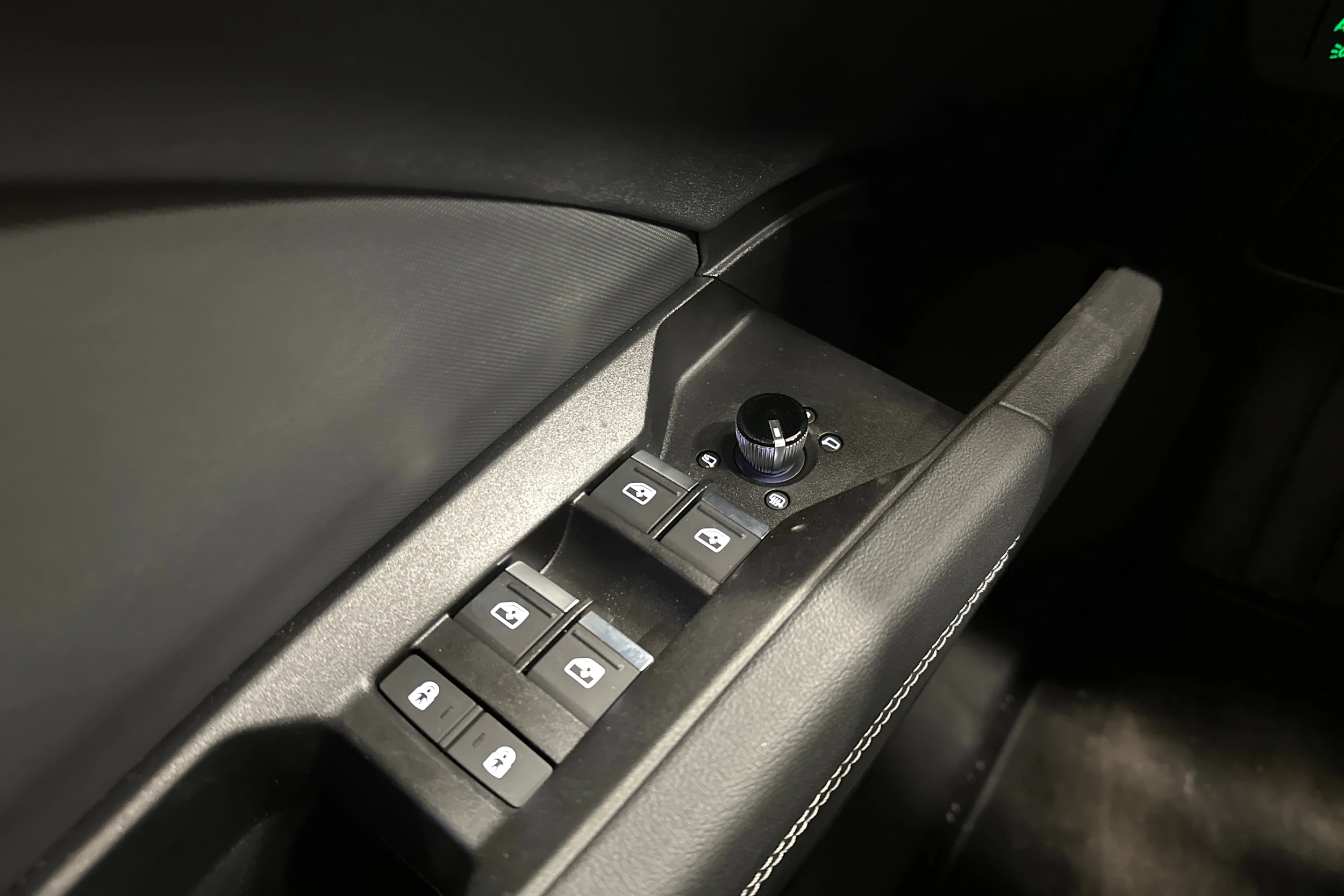 harmaa Audi Q4 e-tron 2024 kuva 14.