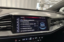 harmaa Audi Q4 e-tron 2024 kuva 17.